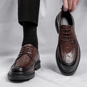 2023 Коричневые мужские Оксфорды, кроссовки, Мужская деловая Повседневная обувь для ходьбы на шнуровке, Мужские свадебные туфли в британском стиле A04
