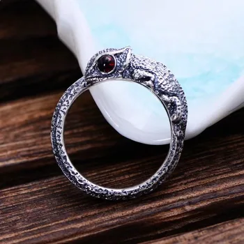 Винтажное кольцо с изображением Ящерицы