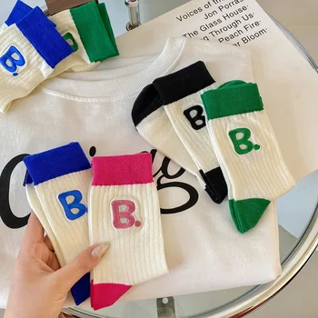 Корейские модные хлопчатобумажные однотонные носки-конфеты с буквой B, Женские хлопчатобумажные длинные носки свободного цвета с вертикальным рисунком 8