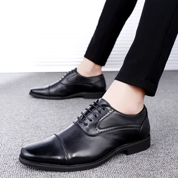 Мужские новые модельные туфли 2022 года, мужские кожаные туфли с острым носком, модная мужская повседневная обувь высокого бренда в деловом британском стиле, мужская повседневная обувь высокого класса 12